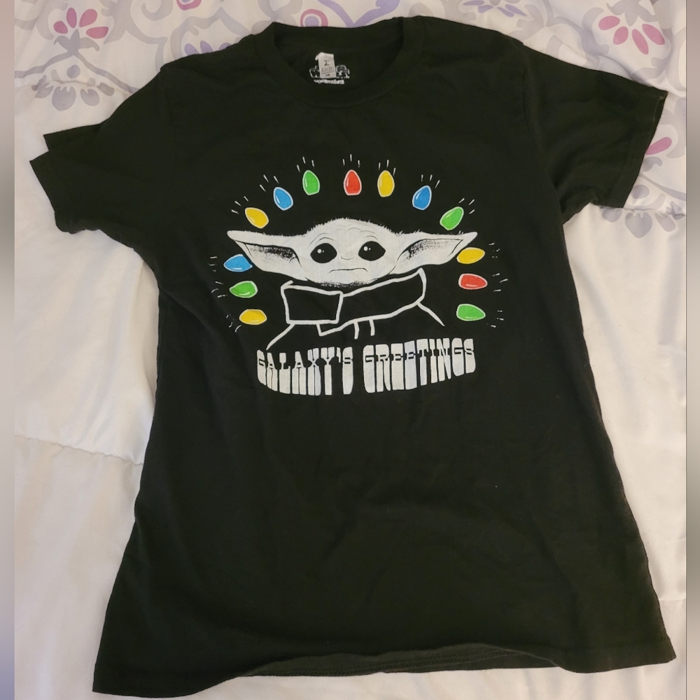 Baby Yoda Christmas Shirt Size Medium